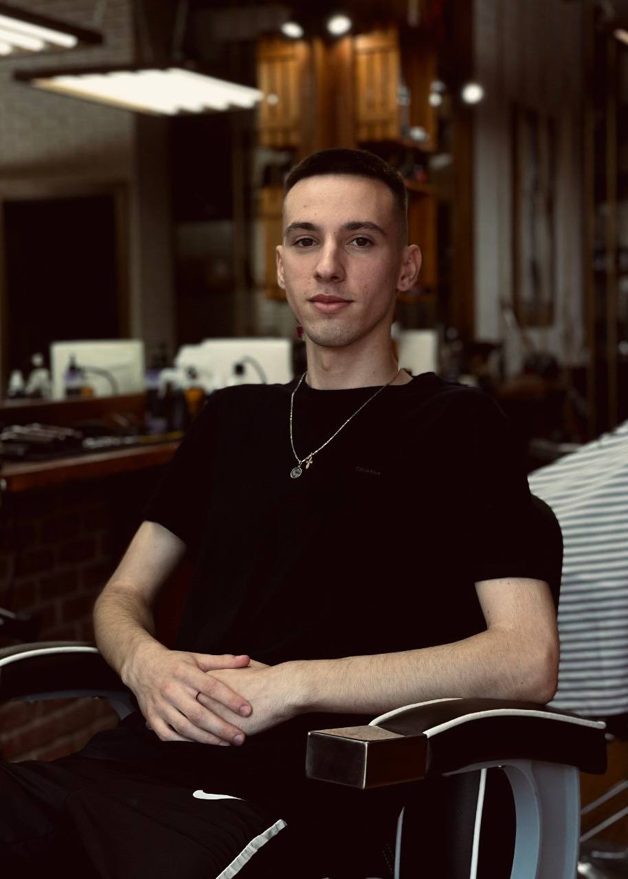 Старший Барбер<span>                                   Олег Коваленко</span>