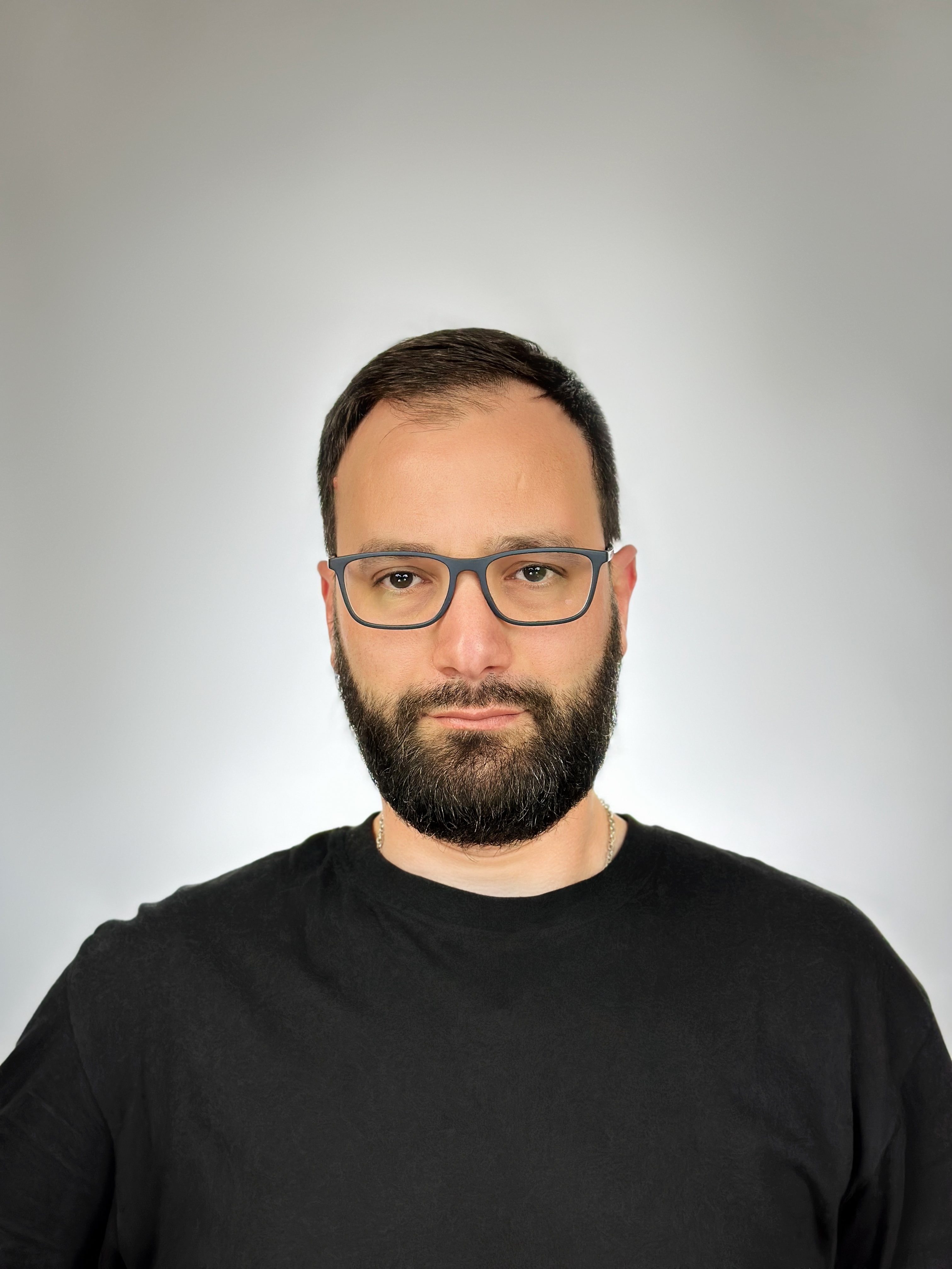 Старший Барбер<span>                                   Салім Бухаджа</span>